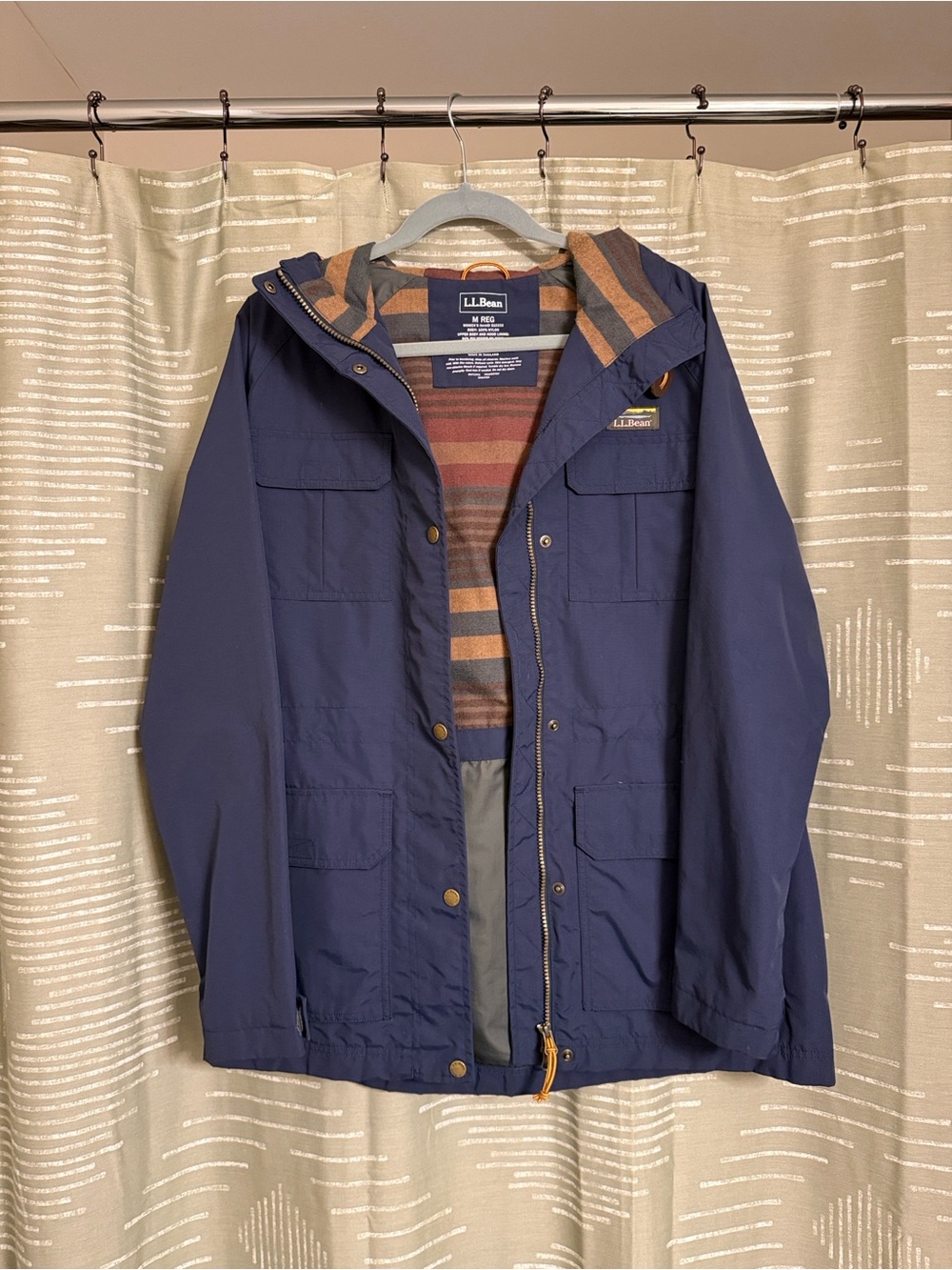 NWOT L.L. Bean Navy Hooded Water Reaistant Mountain Jacket with Striped Lining